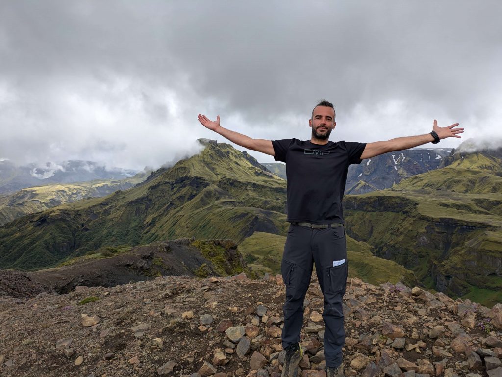 Roberto, local International Mountain Leader in Iceland